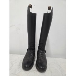 Italienske Springst�vler str. 37 brugt f� gange inkl. st�vletaske og stiver. 