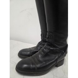 Italienske Springst�vler str. 37 brugt f� gange inkl. st�vletaske og stiver. 