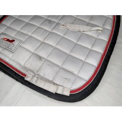 Hvid Kinnerup dressurunderlag 16"