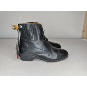 Nye Svedwind staldst�vler str 40