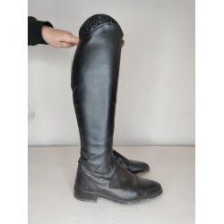 QHP Yuna dressurstvler str 39, 47 hj og 35,5 i omkreds