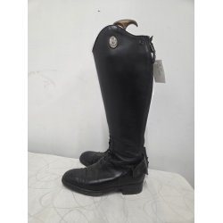 Italienske Springst�vler str. 37 brugt f� gange inkl. st�vletaske og stiver. 